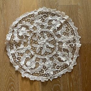 Crochet tabletop napkin cream